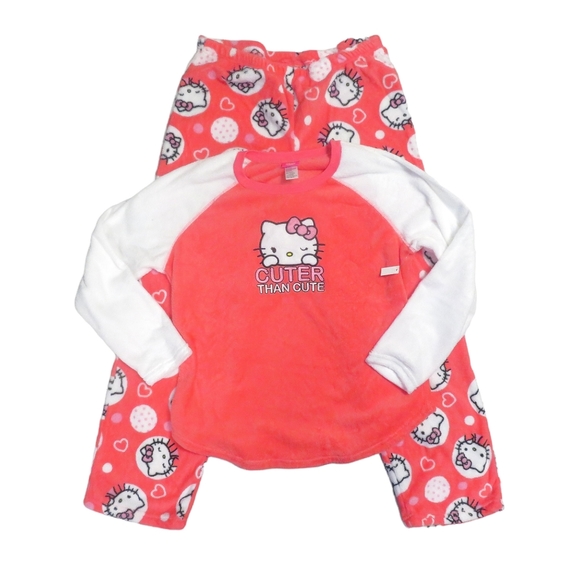 Hello Kitty Intimates & Sleepwear Hello Kitty Pink Fuzzy Pajama Set